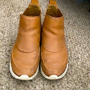 Nike brown boots